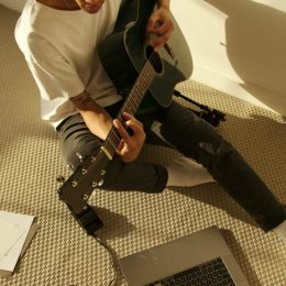 Online Guitar Lessons